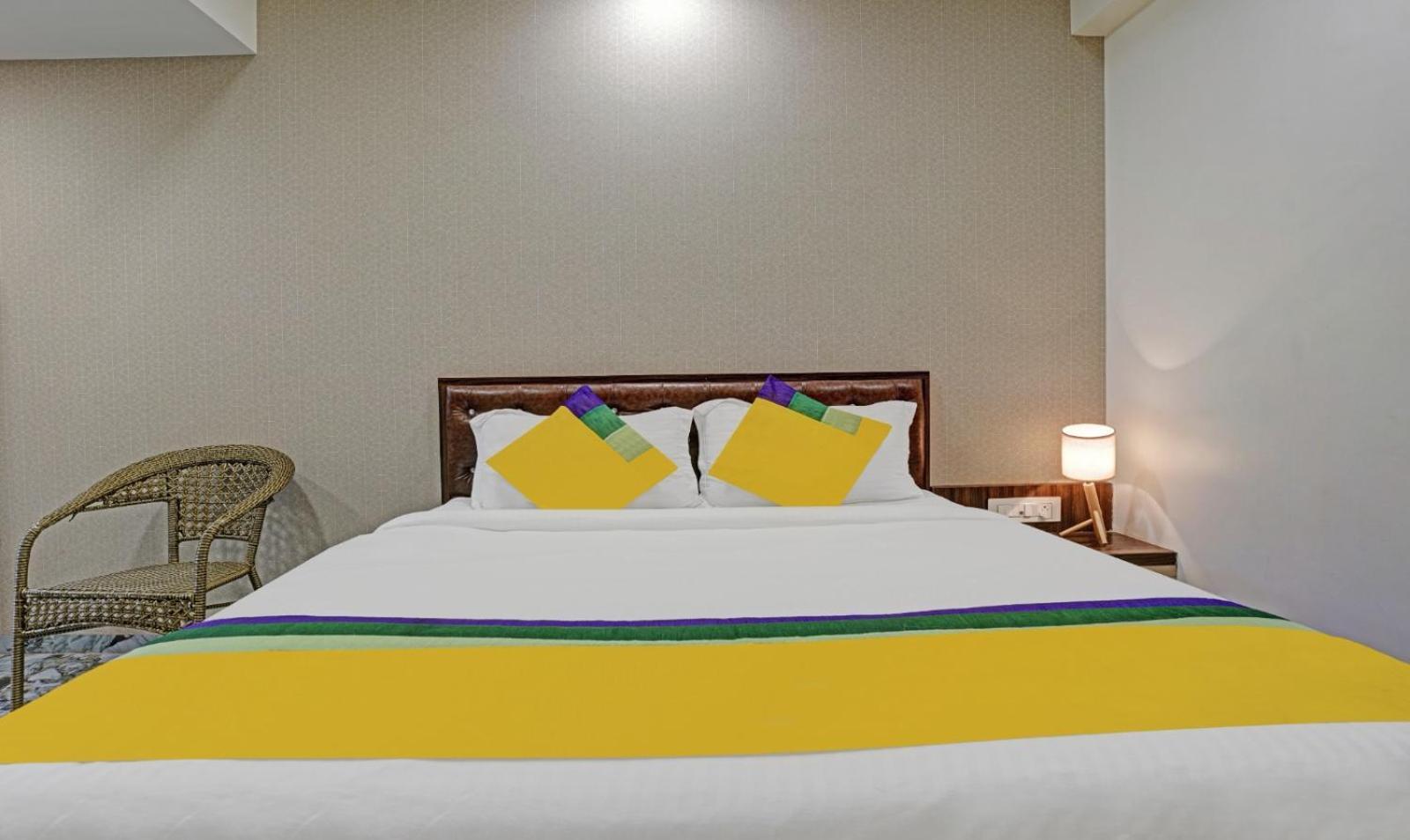 Glitz Hotels Golden Birds - Mahape, Нави Мумбай Екстериор снимка