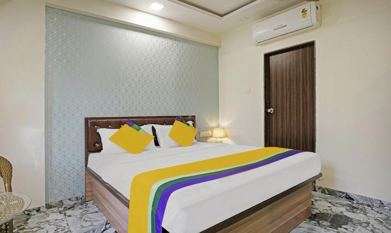 Glitz Hotels Golden Birds - Mahape, Нави Мумбай Екстериор снимка