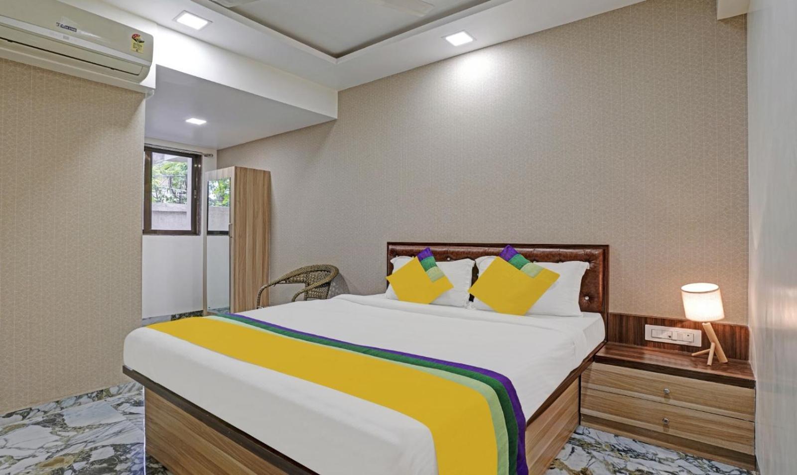 Glitz Hotels Golden Birds - Mahape, Нави Мумбай Екстериор снимка