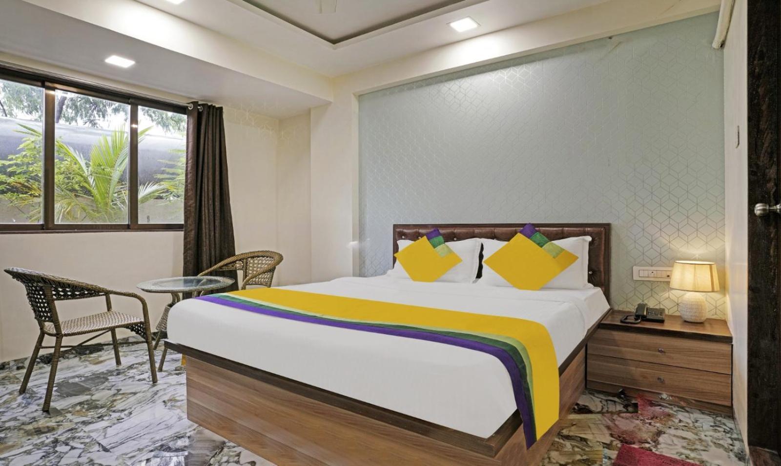 Glitz Hotels Golden Birds - Mahape, Нави Мумбай Екстериор снимка