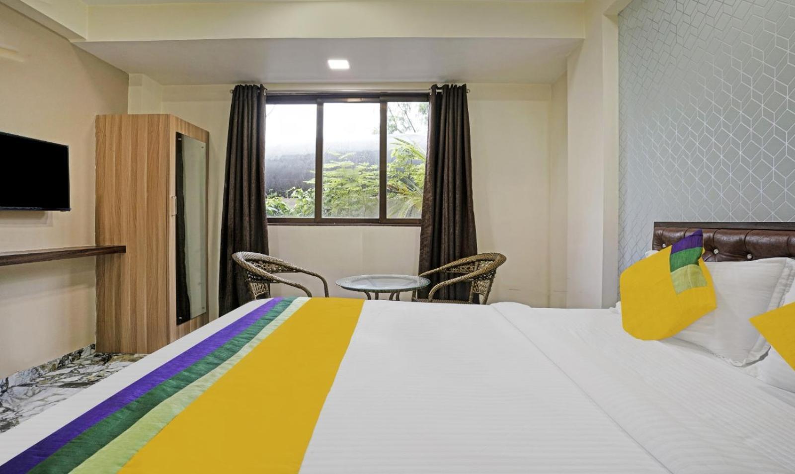 Glitz Hotels Golden Birds - Mahape, Нави Мумбай Екстериор снимка