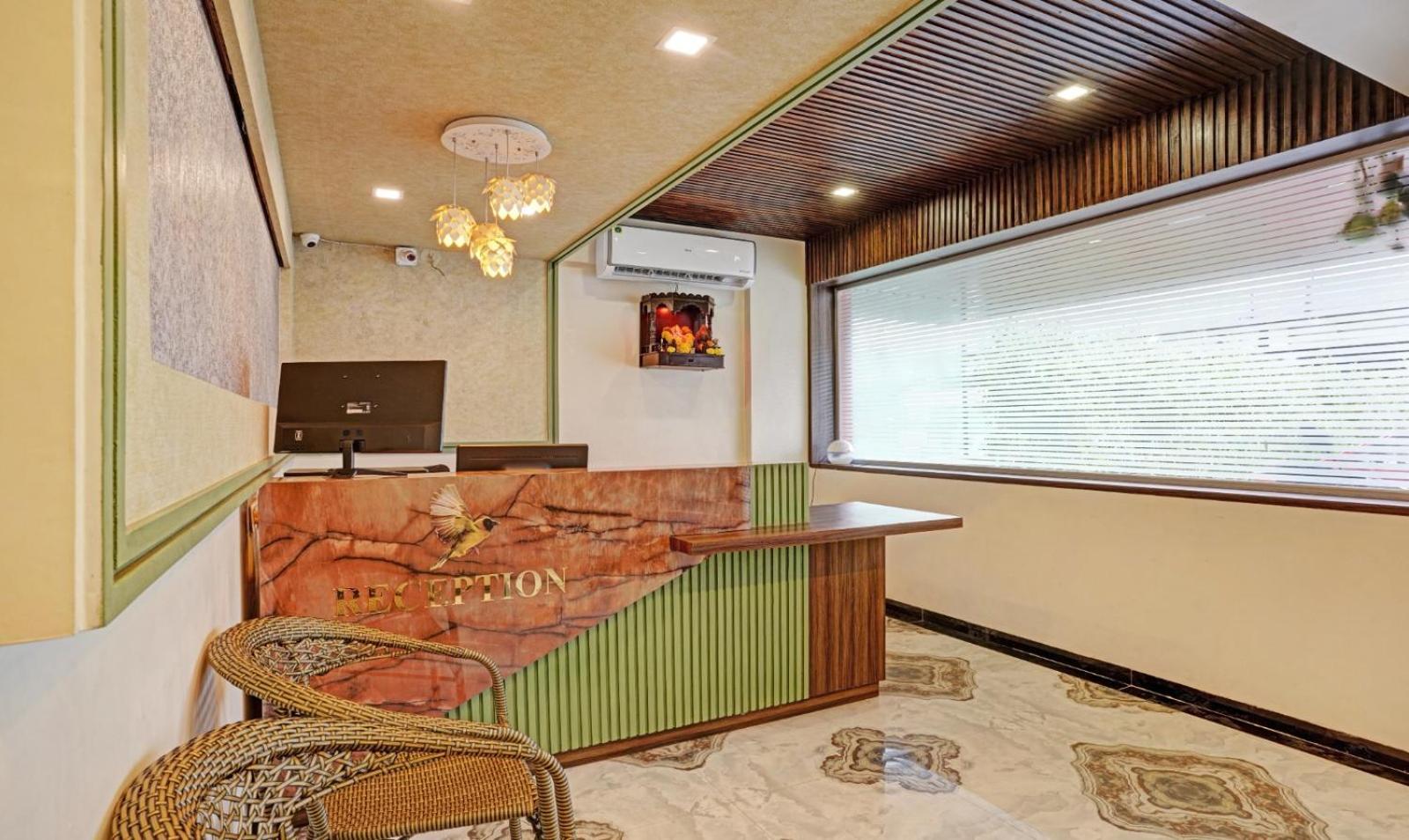 Glitz Hotels Golden Birds - Mahape, Нави Мумбай Екстериор снимка